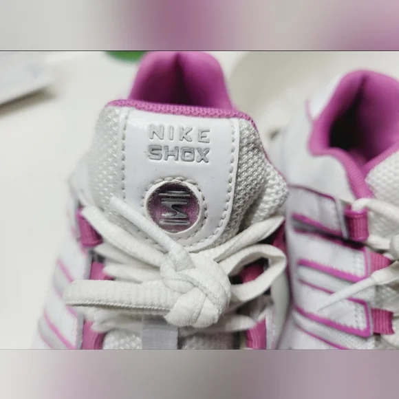 Womens Nike Shox Sneakers Pink & White Athletic Shoes - Picture 7 of 12